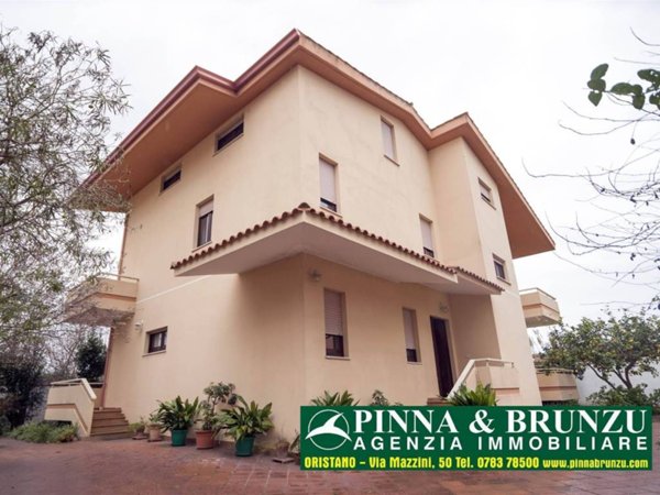 casa indipendente in vendita ad Oristano in zona Donigala