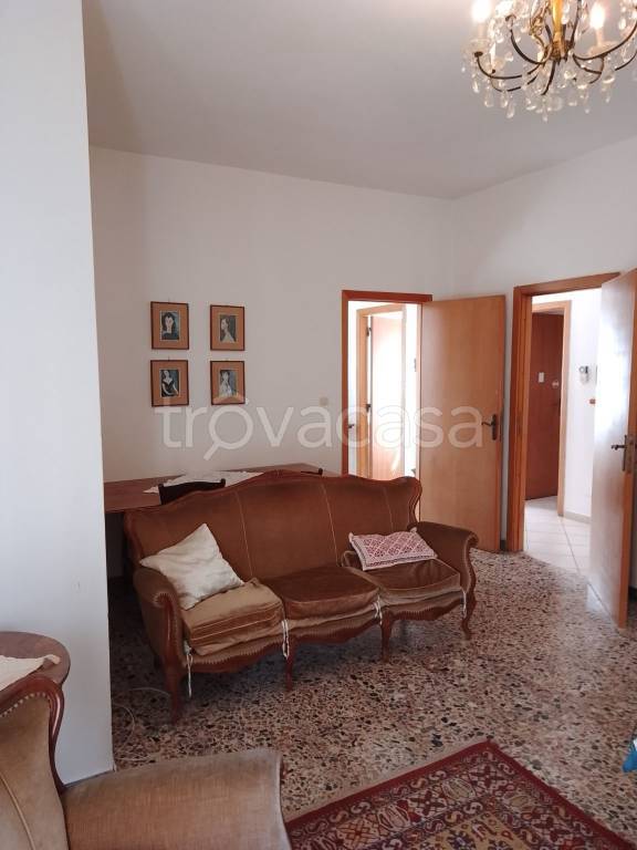 casa indipendente in vendita ad Oristano