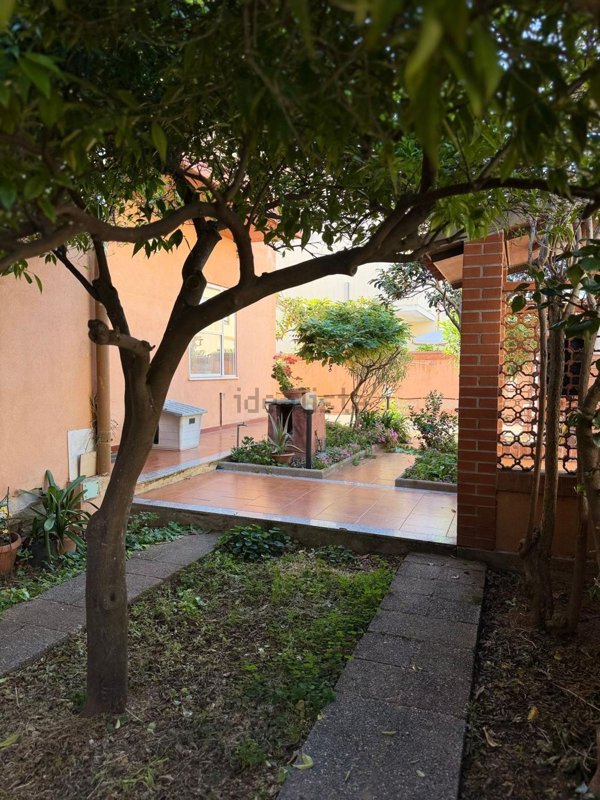 casa semindipendente in vendita ad Oristano