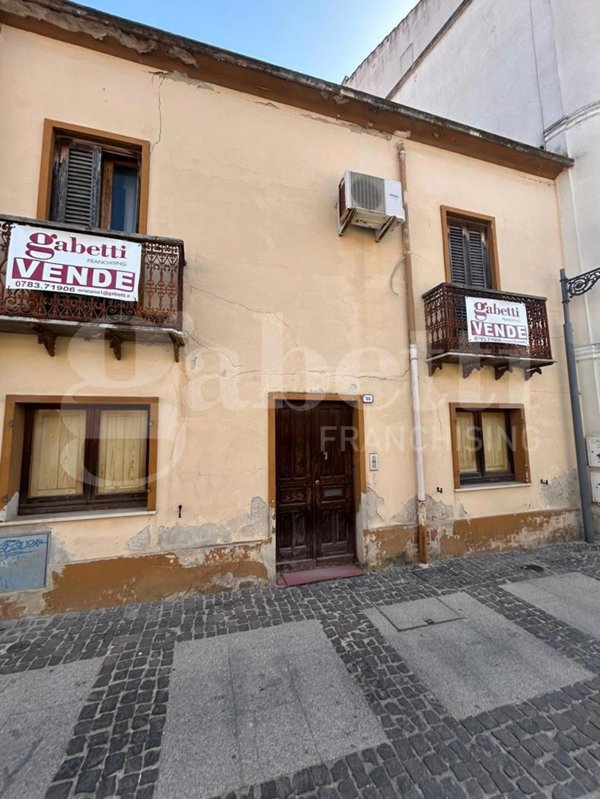 casa indipendente in vendita ad Oristano