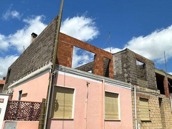 appartamento in vendita ad Oristano in zona Donigala