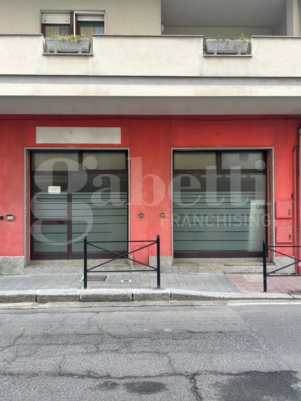 locale commerciale in vendita ad Oristano