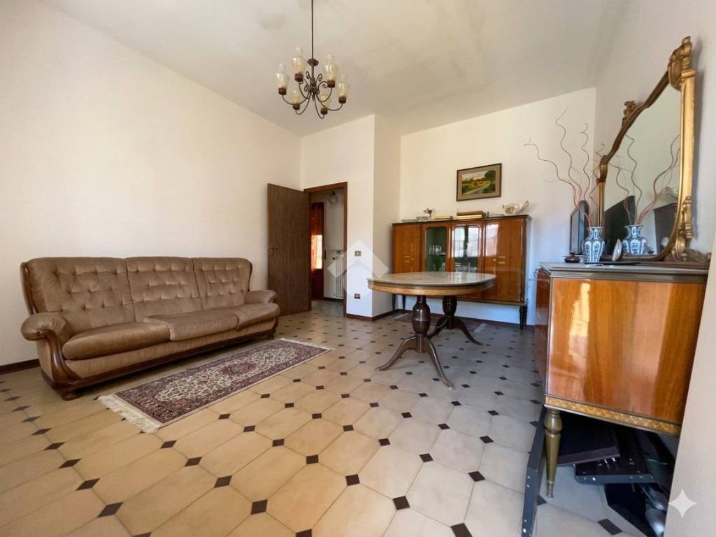 appartamento in vendita ad Oristano in zona Centro storico
