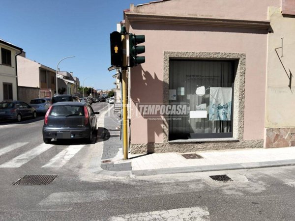 locale commerciale in vendita ad Oristano