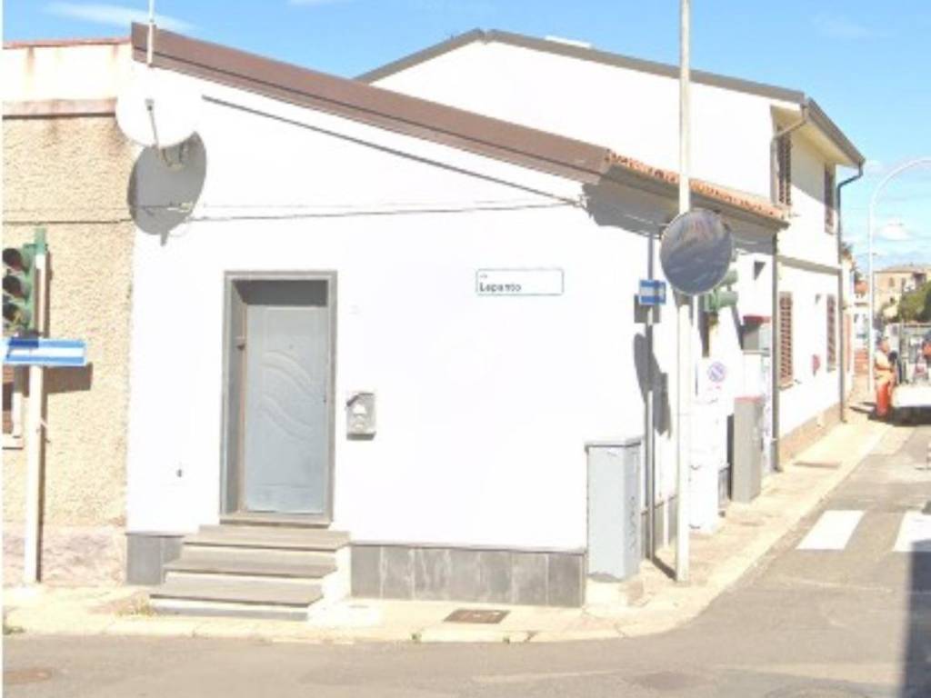 casa indipendente in vendita ad Oristano