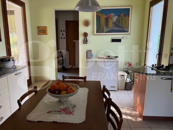 casa indipendente in vendita ad Oristano in zona Donigala