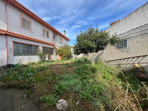 casa indipendente in vendita ad Oristano in zona Donigala