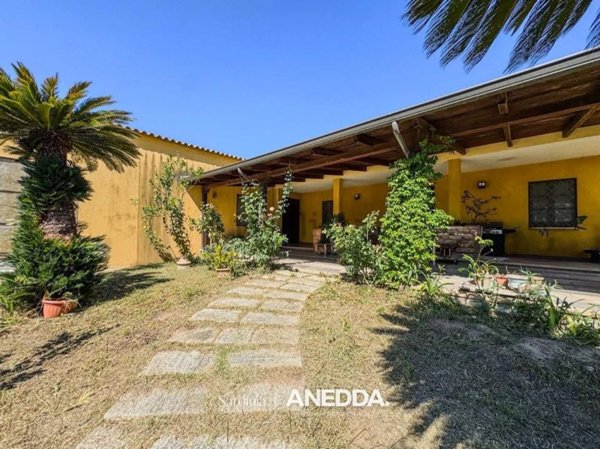 casa indipendente in vendita ad Oristano in zona Donigala