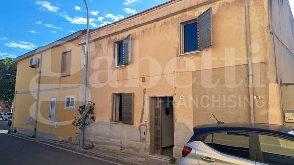 casa indipendente in vendita ad Oristano in zona Donigala