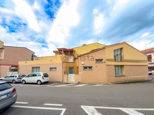 casa indipendente in vendita ad Oristano in zona Centro storico