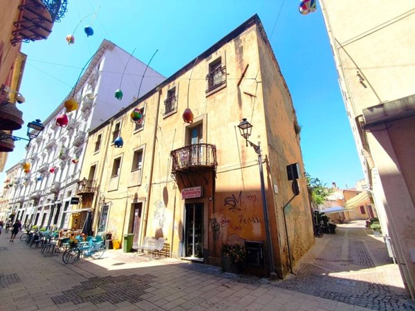 appartamento in vendita ad Oristano in zona Centro storico
