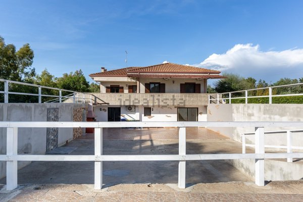 casa indipendente in vendita ad Oristano in zona Fenosu