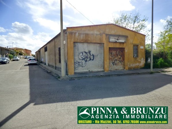 trivano in vendita a Riola Sardo