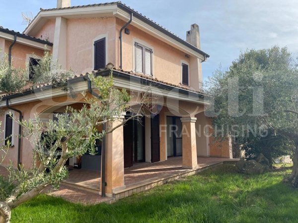 casa indipendente in vendita a Santa Giusta