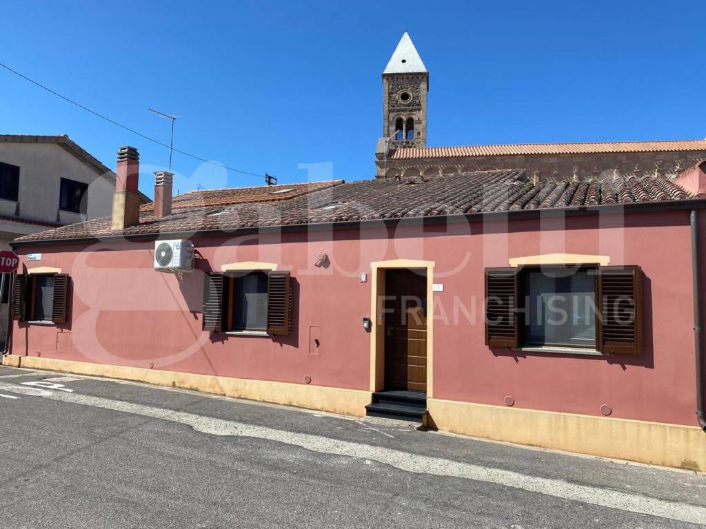 casa indipendente in vendita a Santa Giusta