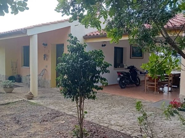 casa indipendente in vendita a San Vero Milis in zona S'Arena Scoada