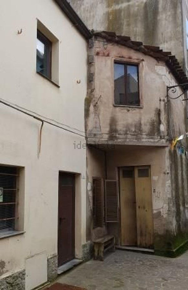 pentavano in vendita a Scano di Montiferro