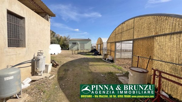 ufficio in vendita a Siamaggiore