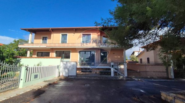 pentavano in vendita a Simaxis