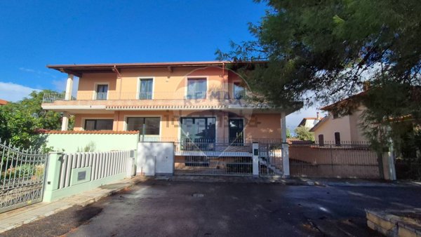 pentavano in vendita a Simaxis