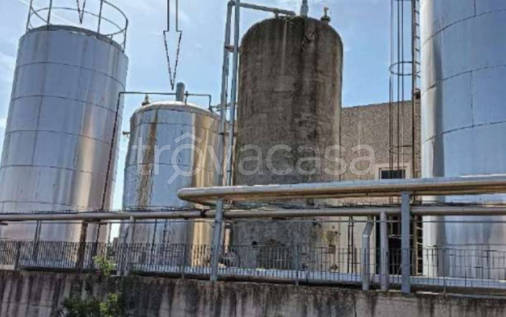 locale commerciale in vendita a Simaxis