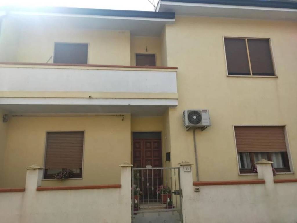 casa indipendente in vendita a Solarussa