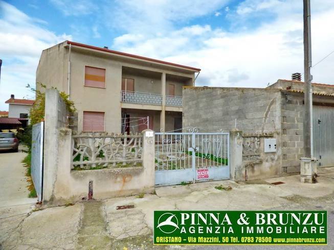 casa indipendente in vendita a Solarussa