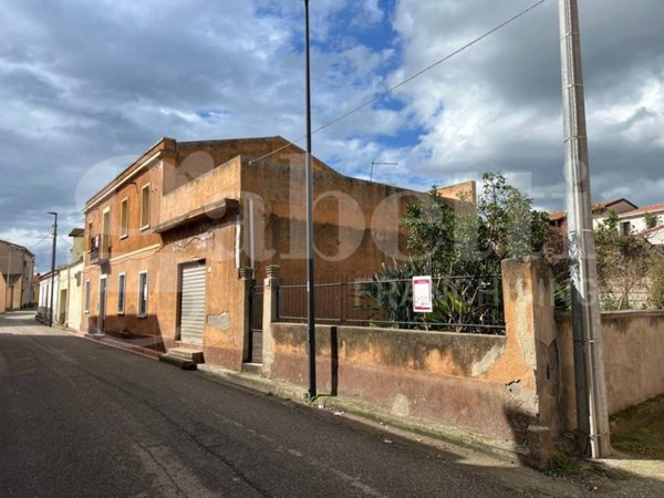 casa indipendente in vendita a Solarussa