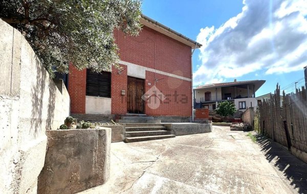 casa indipendente in vendita a Solarussa
