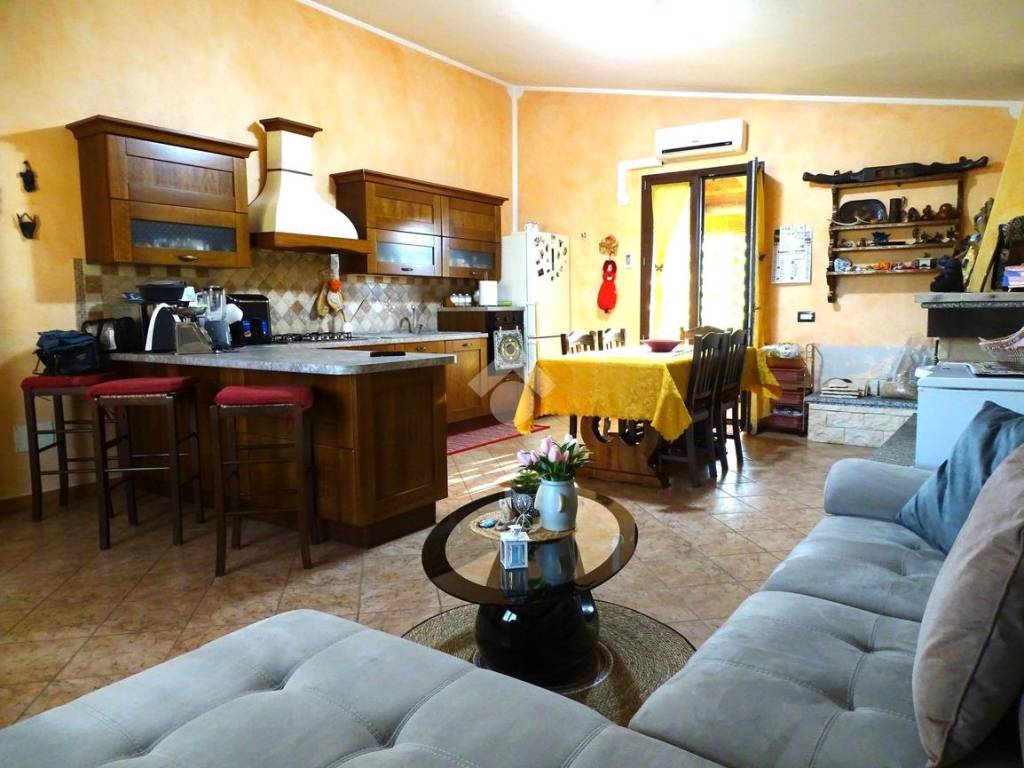 casa indipendente in vendita a Solarussa
