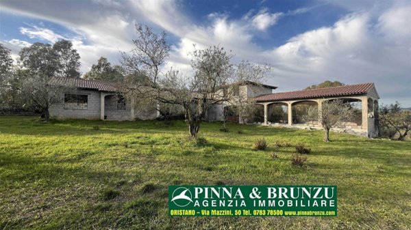 casa indipendente in vendita a Solarussa