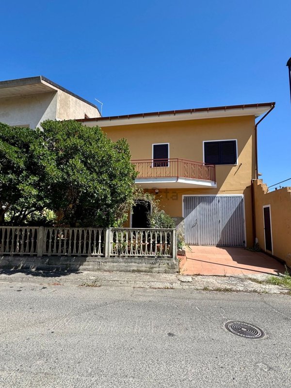 casa indipendente in vendita a Solarussa