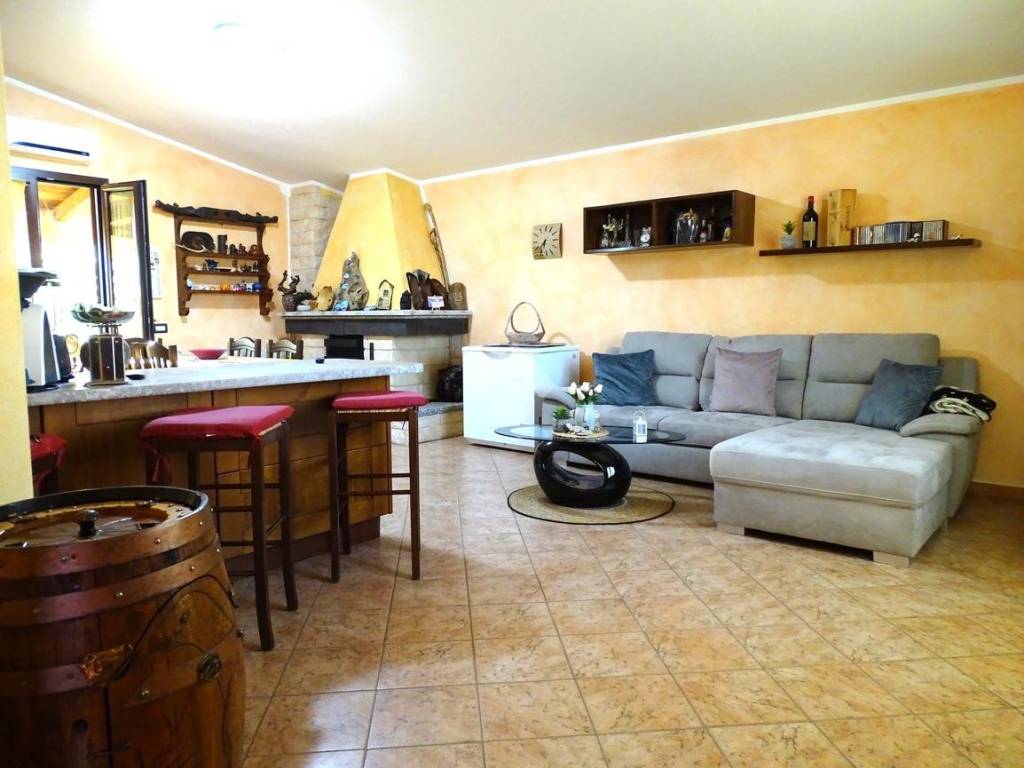 casa indipendente in vendita a Solarussa