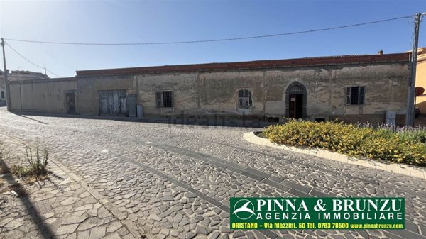 casa indipendente in vendita a Solarussa
