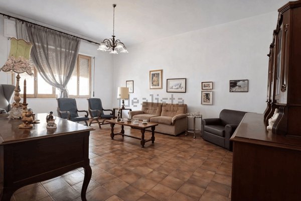 casa indipendente in vendita a Terralba in zona Marceddì
