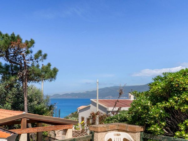 casa indipendente in vendita a Tresnuraghes in zona Porto Alabe