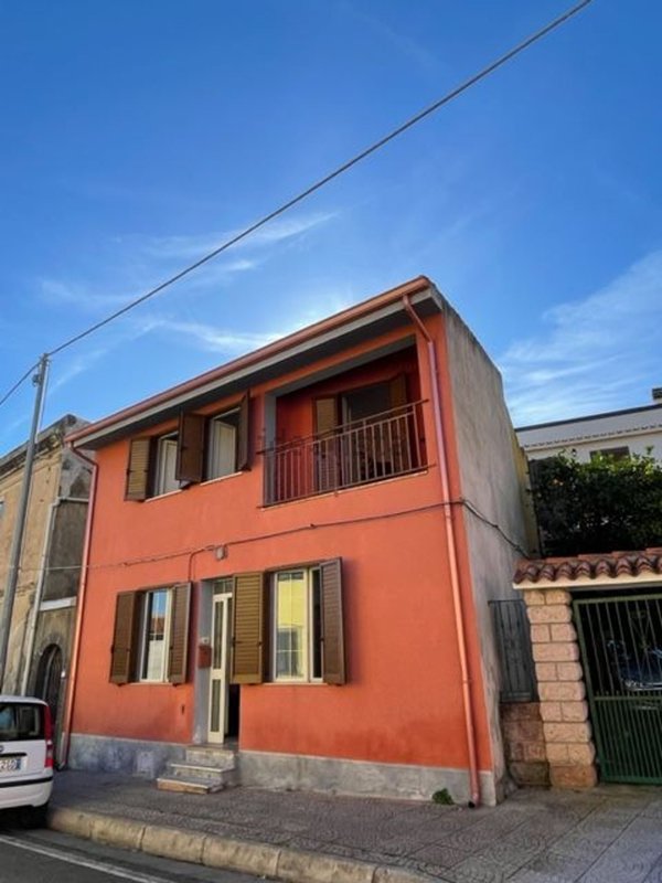 casa indipendente in vendita a Tresnuraghes in zona Porto Alabe