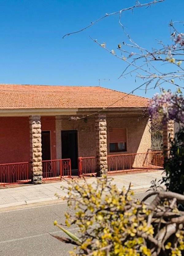 casa indipendente in vendita a Tresnuraghes