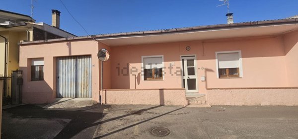 casa indipendente in vendita ad Uras