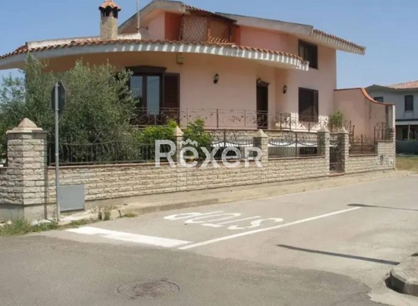 casa indipendente in vendita ad Uras