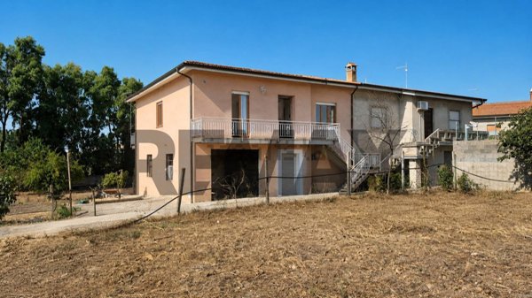 casa indipendente in vendita ad Usellus
