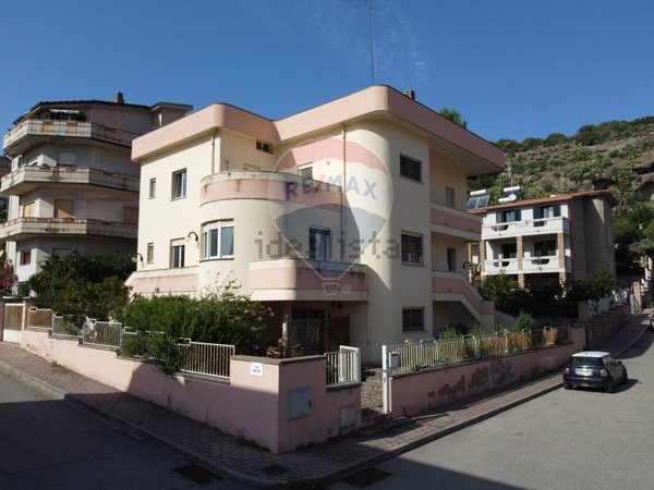 casa indipendente in vendita a Bosa