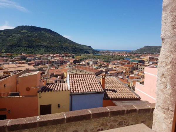 casa indipendente in vendita a Bosa
