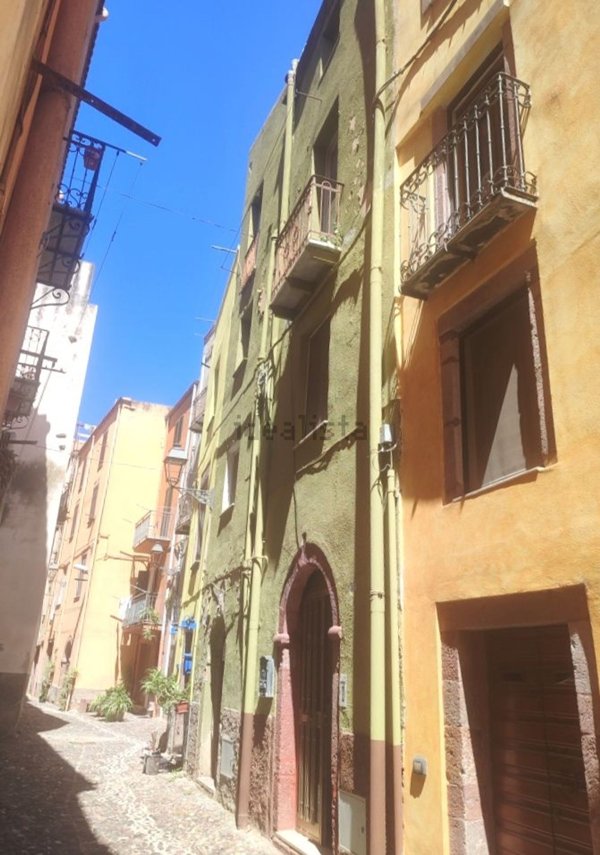 casa indipendente in vendita a Bosa