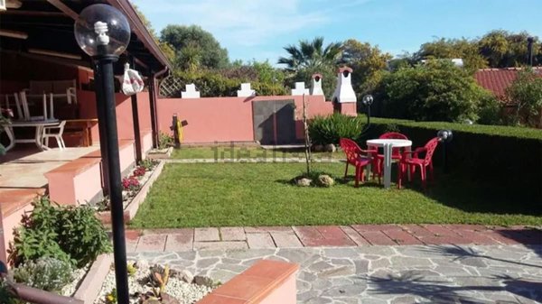 casa indipendente in vendita a Bosa in zona Bosa Marina