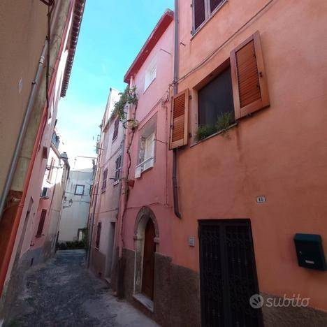 casa indipendente in vendita a Bosa