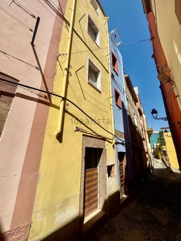 casa indipendente in vendita a Bosa