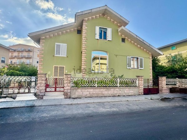 casa indipendente in vendita a Bosa