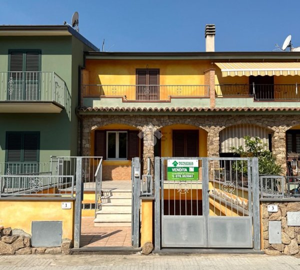 casa indipendente in vendita a Bosa