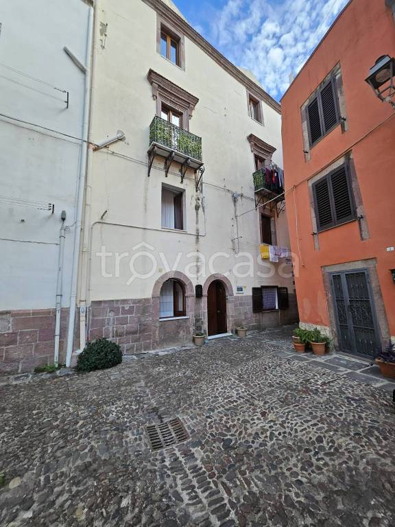 casa indipendente in vendita a Bosa